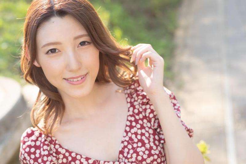 探寻日本美女偶像饭冈加奈子的推特世界